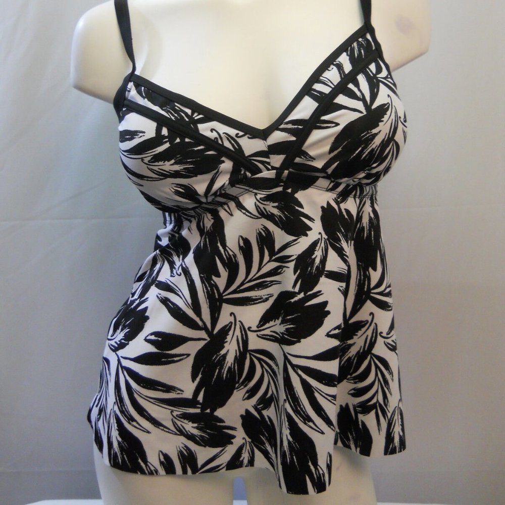 Shore Club Ladies Tankini Swim Top Ebony Frame Tropical Print V-Neck Size 10